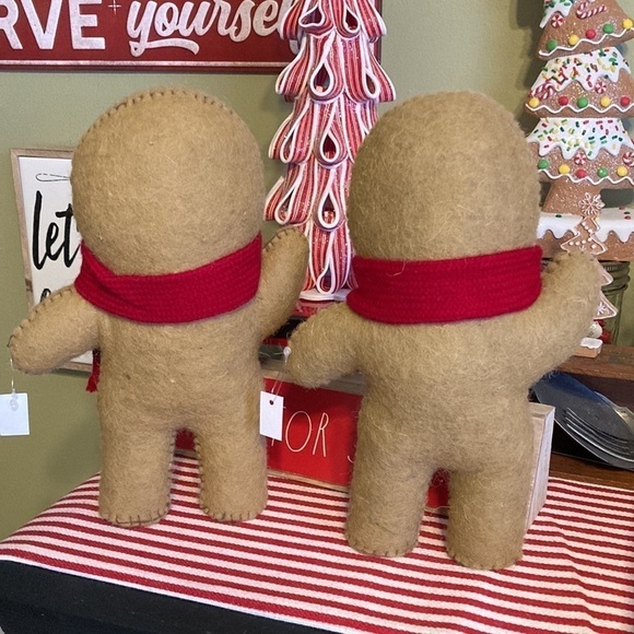 FELTED GINGERBREAD MEN WITH SCARF SET OF 2 - Picture 6 of 7